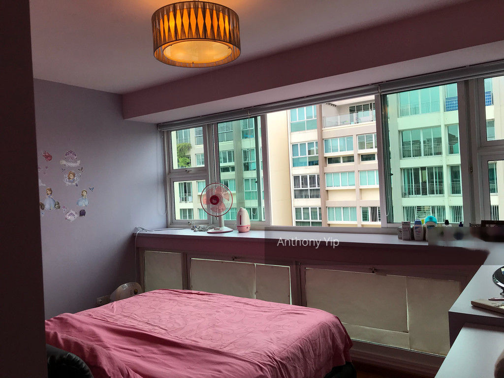 The Esparis (D18), Condominium #191767282